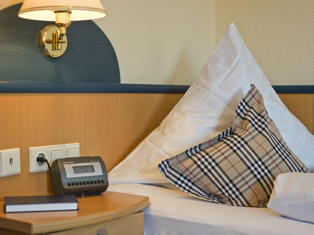 Hotel Garni Vier Jahreszeiten Бад-Фюссинг Номер фото